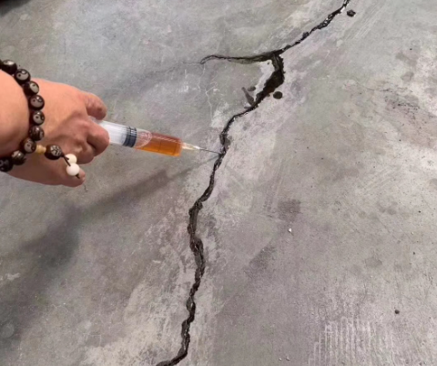 港闸混凝土裂缝修补技术详解​